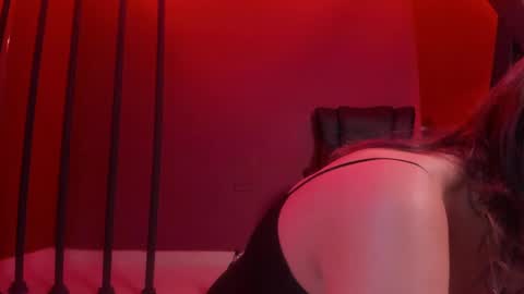 Isabella online show from 6, 3, 2025