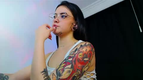 Snapshot of isa_maiden_ chatting on 29, 1, 2025       online show from 29, 1, 2025