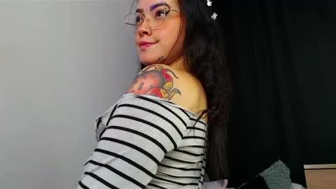 Snapshot of isa_maiden_ chatting on 20, 2, 2025       online show from 20, 2, 2025