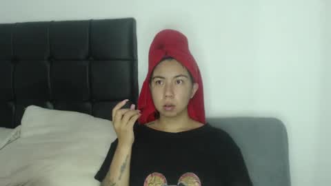 Snapshot of isa_mey chatting on 3, 12, 2024 Isa online show from 3, 12, 2024