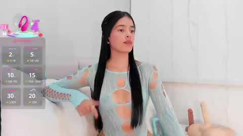 Snapshot of isa_queenn chatting on 1, 10, 2025 ISA online show from 1, 10, 2025