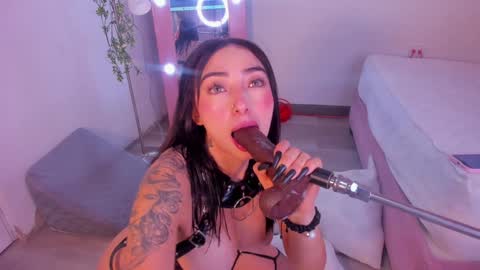 Snapshot of isa_redhair_ chatting on 12, 12, 2024 .... Connection time 900 pm to 500 amRest days Wednesday and Saturday online show from 12, 12, 2024