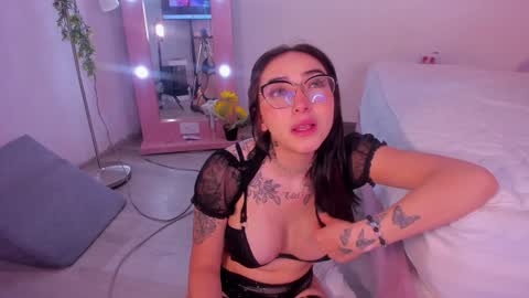 Snapshot of isa_redhair_ chatting on 14, 12, 2024 .... Connection time 900 pm to 500 amRest days Wednesday and Saturday online show from 14, 12, 2024