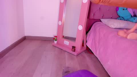 Snapshot of isa_redhair_ chatting on 7, 2, 2025 .... Connection time 900 pm to 500 amRest days Wednesday and Saturday online show from 7, 2, 2025