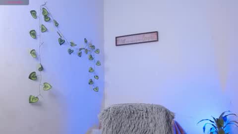 isa_salvatore online show from 8, 9, 2025