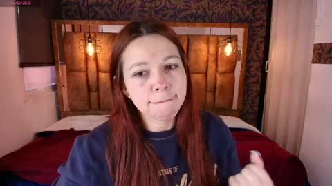 Snapshot of isa_thompson__ chatting on 18, 4, 2026 I S A online show from 18, 4, 2026