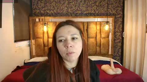 Snapshot of isa_thompson__ chatting on 29, 4, 2026 I S A online show from 29, 4, 2026