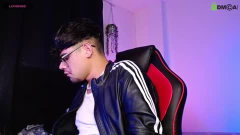 Isaac Saenz. online show from 6, 11, 2025