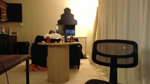 Snapshot of isaac_sheffield chatting on 27, 4, 2026 isaac online show from 27, 4, 2026