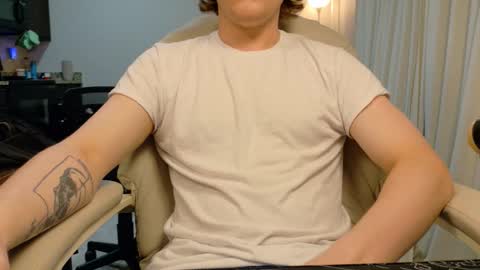Snapshot of isaac_sheffield chatting on 22, 5, 2026 isaac online show from 22, 5, 2026