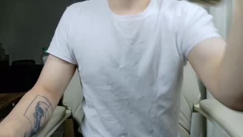 Snapshot of isaac_sheffield chatting on 8, 6, 2026 isaac online show from 8, 6, 2026