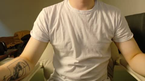Snapshot of isaac_sheffield chatting on 8, 7, 2026 isaac online show from 8, 7, 2026