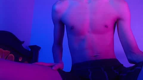 Snapshot of isaaclatino chatting on 22, 1, 2025 isaac online show from 22, 1, 2025