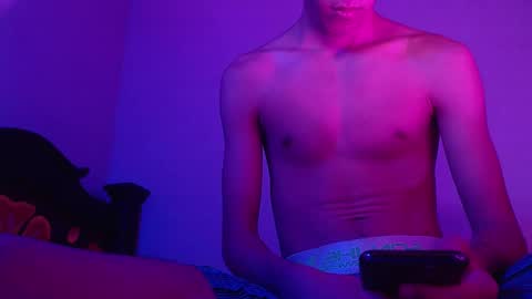 Snapshot of isaaclatino chatting on 27, 1, 2025 isaac online show from 27, 1, 2025