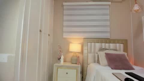 isabela__x online show from 23, 3, 2026