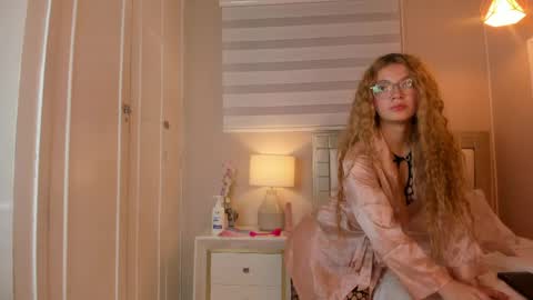 isabela__x online show from 8, 5, 2026