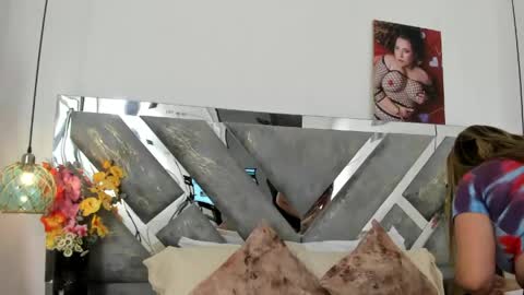 Snapshot of isabela_parkerr chatting on 20, 5, 2026 Mommy Isa online show from 20, 5, 2026