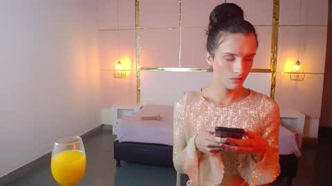 IsabelFernandez online show from 10, 10, 2025