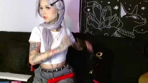 Snapshot of isabella__dark chatting on 25, 10, 2025    online show from 25, 10, 2025