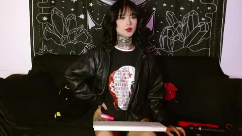 Snapshot of isabella__dark chatting on 27, 10, 2025    online show from 27, 10, 2025