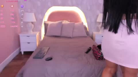 Snapshot of isabella__milf chatting on 14, 5, 2026 isabella__milf online show from 14, 5, 2026