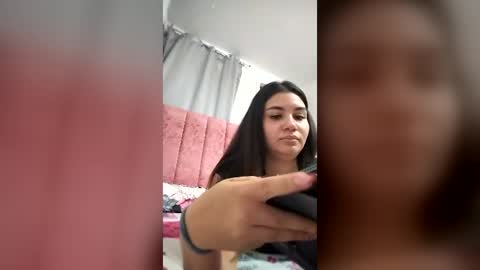 Snapshot of isabella_adam chatting on 6, 8, 2026 Isa online show from 6, 8, 2026