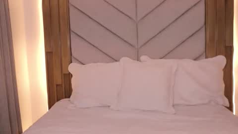 Snapshot of isabella_cox__ chatting on 25, 3, 2026 Isabella online show from 25, 3, 2026