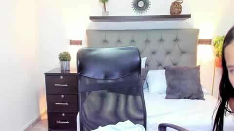 Isabel florez online show from 20, 2, 2025