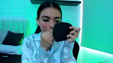 Snapshot of isabella_hv chatting on 27, 6, 2026 ISABELLA online show from 27, 6, 2026