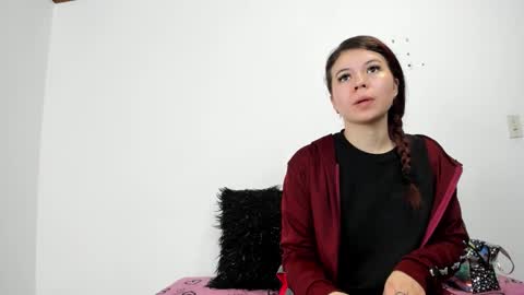 Snapshot of isabella_jaramillo chatting on 14, 10, 2025 isabella_jaramillo online show from 14, 10, 2025