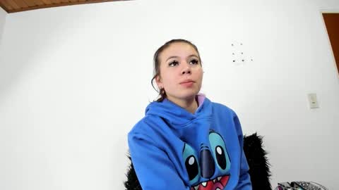 Snapshot of isabella_jaramillo chatting on 19, 10, 2025 isabella_jaramillo online show from 19, 10, 2025