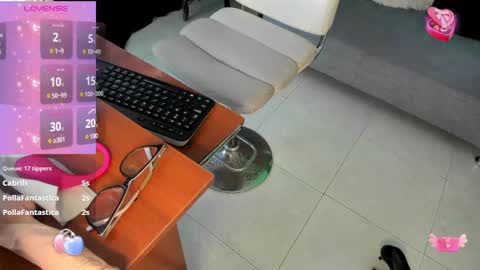 Snapshot of isabella_lt chatting on 9, 1, 2025 online show from 9, 1, 2025