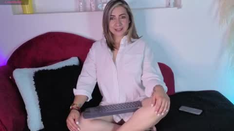 Snapshot of isabella_lt chatting on 20, 5, 2026 online show from 20, 5, 2026