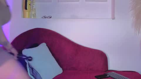 Snapshot of isabella_lt chatting on 1, 6, 2026 online show from 1, 6, 2026