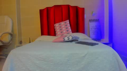 Snapshot of isabella_montez chatting on 28, 12, 2024 isabella montez online show from 28, 12, 2024