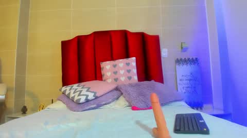 Snapshot of isabella_montez chatting on 18, 1, 2025 isabella montez online show from 18, 1, 2025
