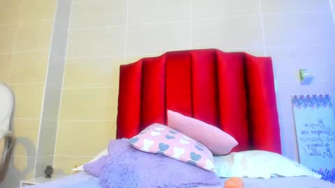 Snapshot of isabella_montez chatting on 25, 1, 2025 isabella montez online show from 25, 1, 2025