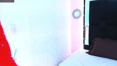 Isabella Your Queen  online show from 4, 1, 2025