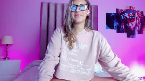 Isabella Rros online show from 25, 2, 2025