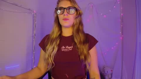 Isabella Rros online show from 27, 10, 2025