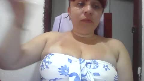 isabellaa_hills_ online show from 16, 12, 2025