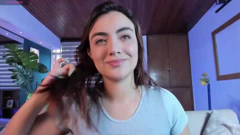 Isabella  Everyday From 0530 to 1430 Col Time online show from 25, 10, 2025