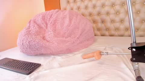 isabellaalux_ online show from 17, 5, 2026