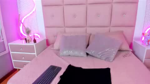 Isabel  online show from 14, 5, 2026