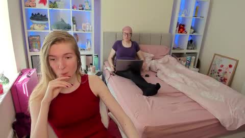 Snapshot of isabelle99dm chatting on 6, 4, 2026 isabella online show from 6, 4, 2026