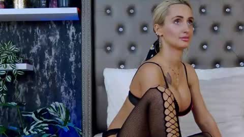 IsabelleEthan online show from 25, 2, 2025