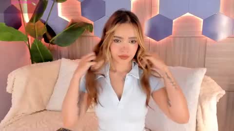 Snapshot of isabellestorm chatting on 18, 6, 2026 online show from 18, 6, 2026
