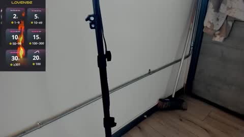 I S A  S AN D E R S  online show from 18, 10, 2025