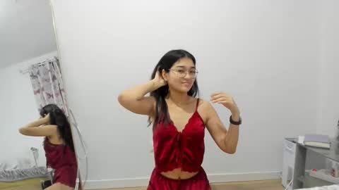 Isa Suarez online show from 31, 3, 2026