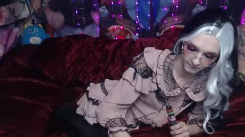 Snapshot of iselestias chatting on 14, 11, 2025 Sele online show from 14, 11, 2025